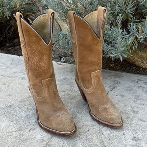 💚FRYE Vintage Tan/Camel Suede Cowgirl Western High Heel Boots Size 4 1/2
